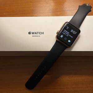 Used Apple Watch Series 3 Gold Aluminum 42mm